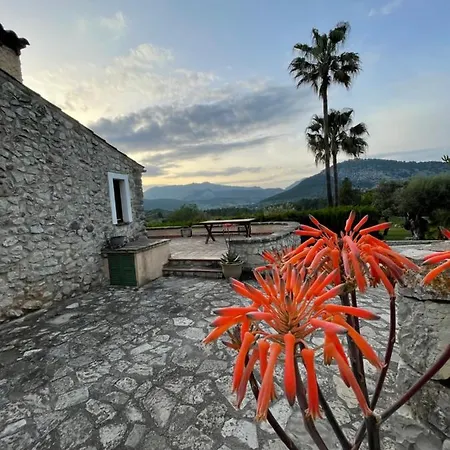 Guillo Villa *