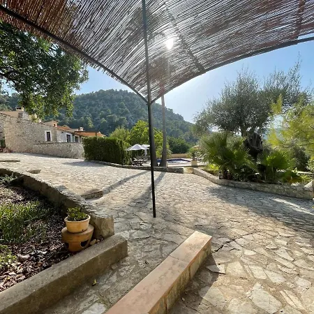 Guillo Villa *